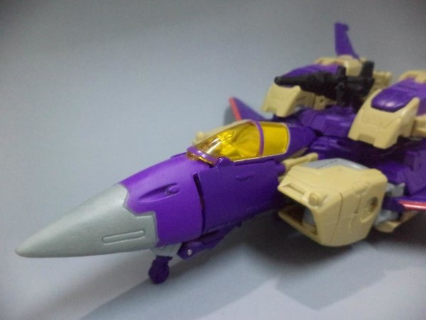 New Transformers Generations Blitzwing Versus Springer Images Show Triple Changer Awesomeness  (29 of 49)